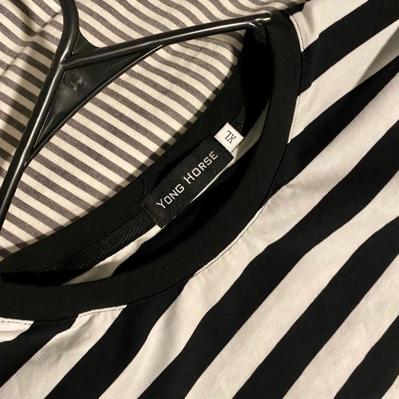 Yong Horse Black and White Striped T-Shirt - Picture 2 of 2